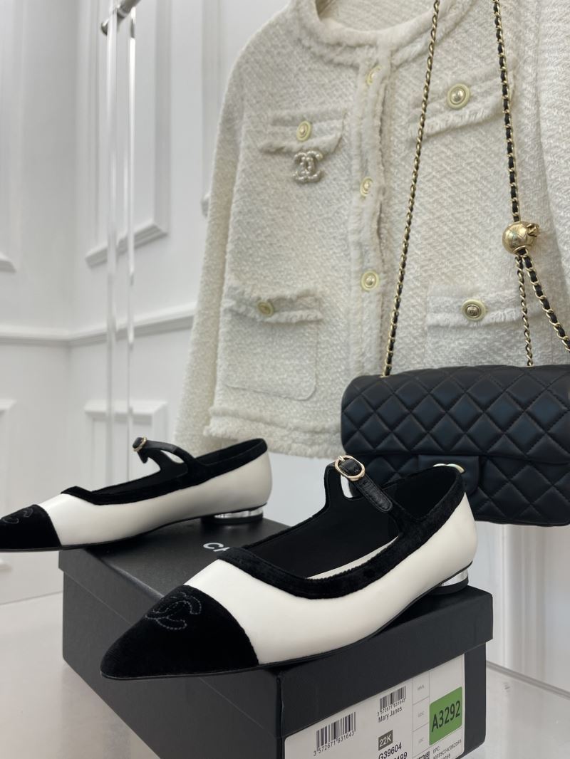 Chanel Low Shoes